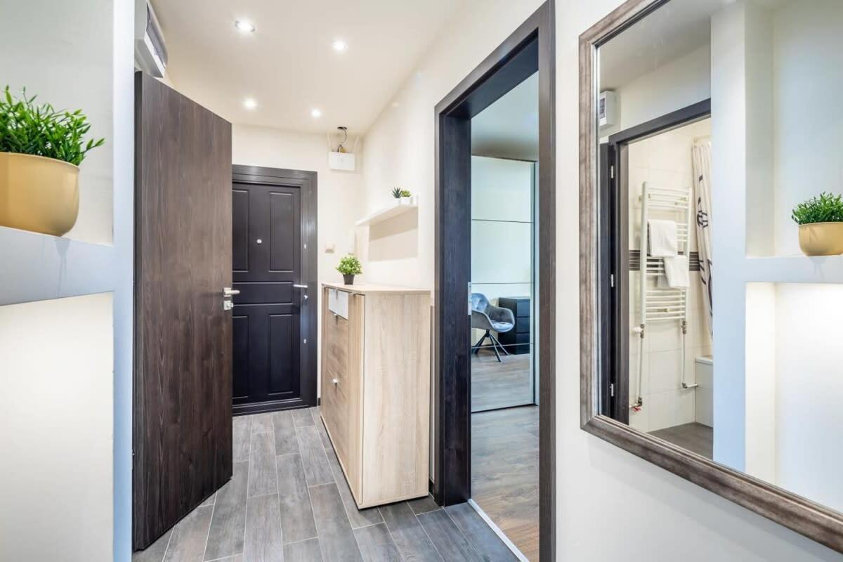 Cozy Quiet Apartment With A Balcony Budapest Bagian luar foto