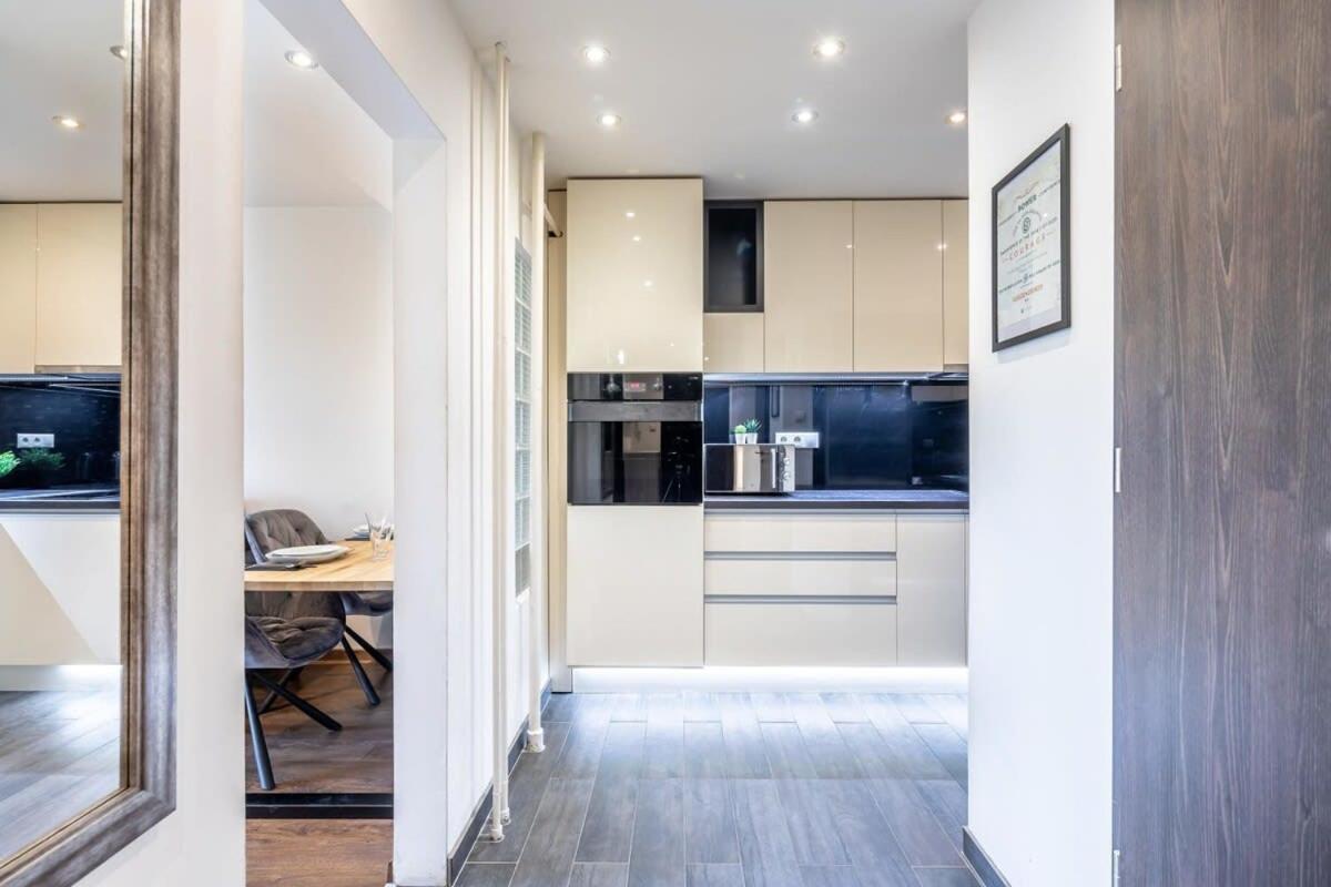 Cozy Quiet Apartment With A Balcony Budapest Bagian luar foto