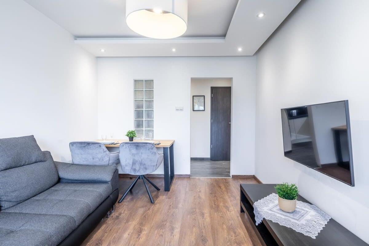 Cozy Quiet Apartment With A Balcony Budapest Bagian luar foto