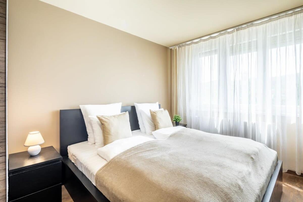 Cozy Quiet Apartment With A Balcony Budapest Bagian luar foto